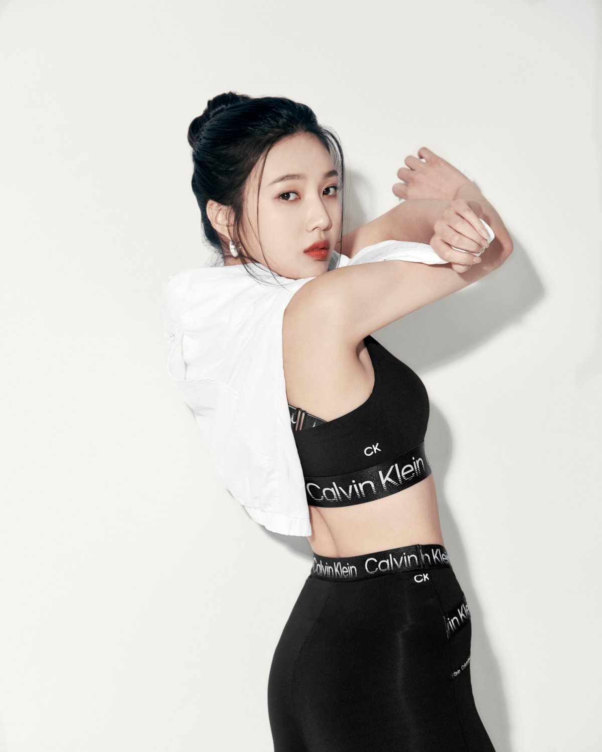 5wrQu9VZ Which Kpop Calvin Klein Model you fucking 08.jpg